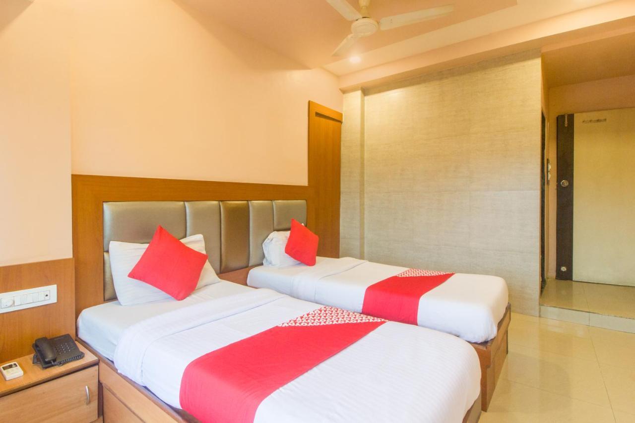 Oyo Hotel Sarovar Grand Kalamboli Exterior photo
