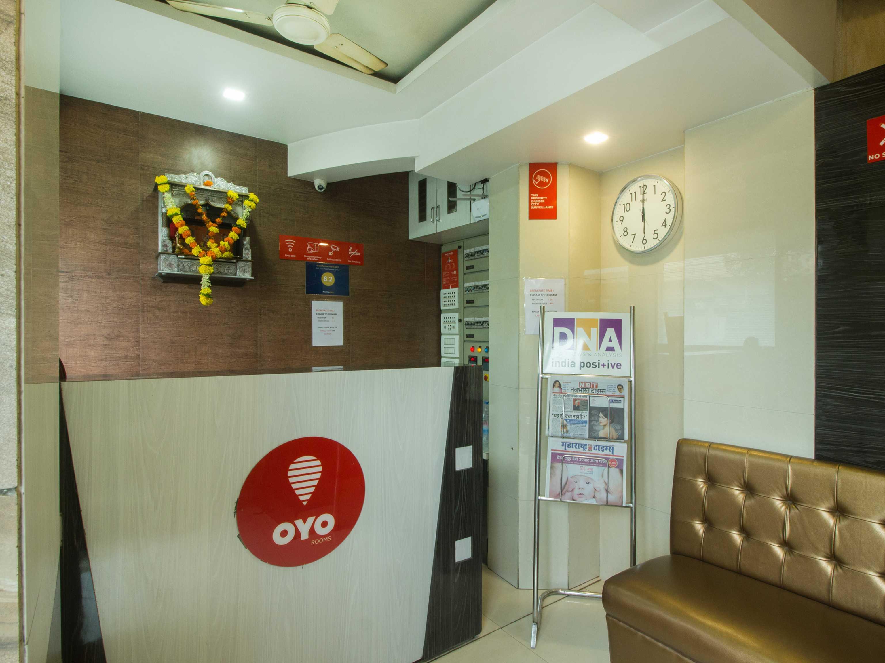 Oyo Hotel Sarovar Grand Kalamboli Exterior photo