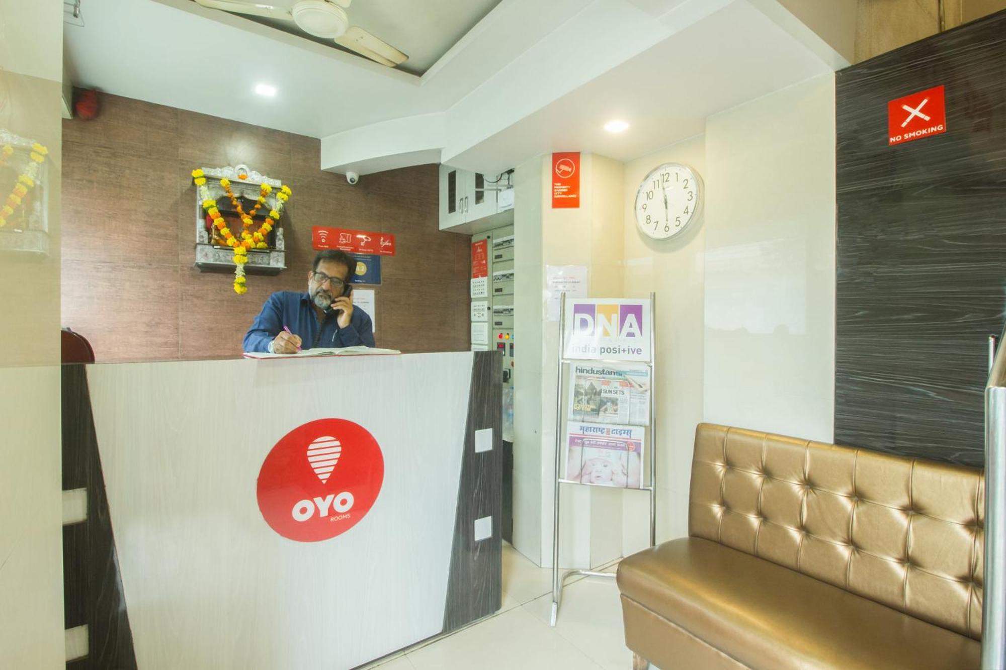Oyo Hotel Sarovar Grand Kalamboli Exterior photo