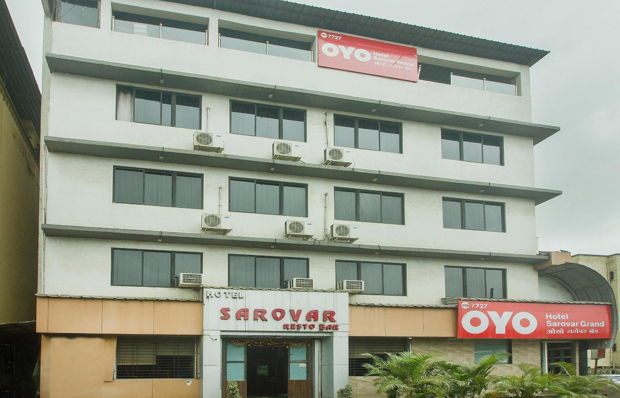 Oyo Hotel Sarovar Grand Kalamboli Exterior photo